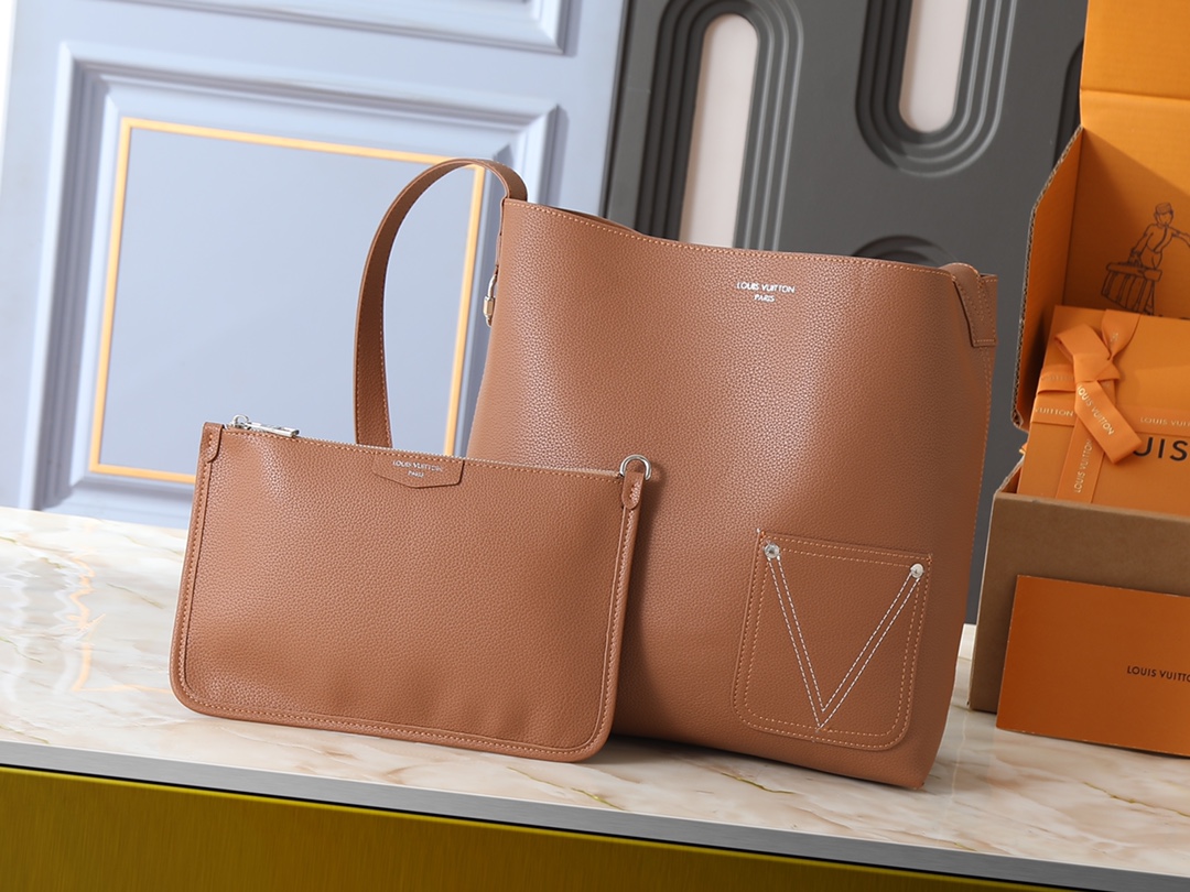Louis Vuitton LV Classic Handbag Premium Canvas Embossed Logo Business Casual Luxury Designer